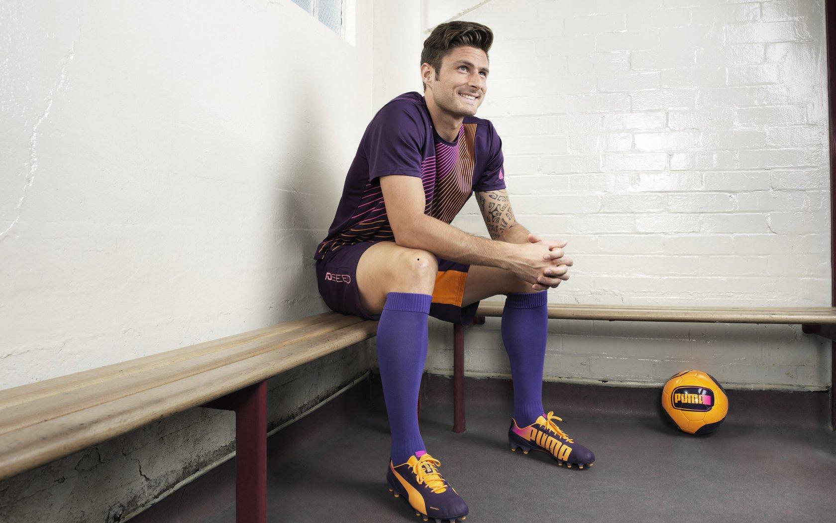 哈兰德深情告别阿坎吉，感谢多特蒙德与曼城双线并肩，称共战岁月是荣耀