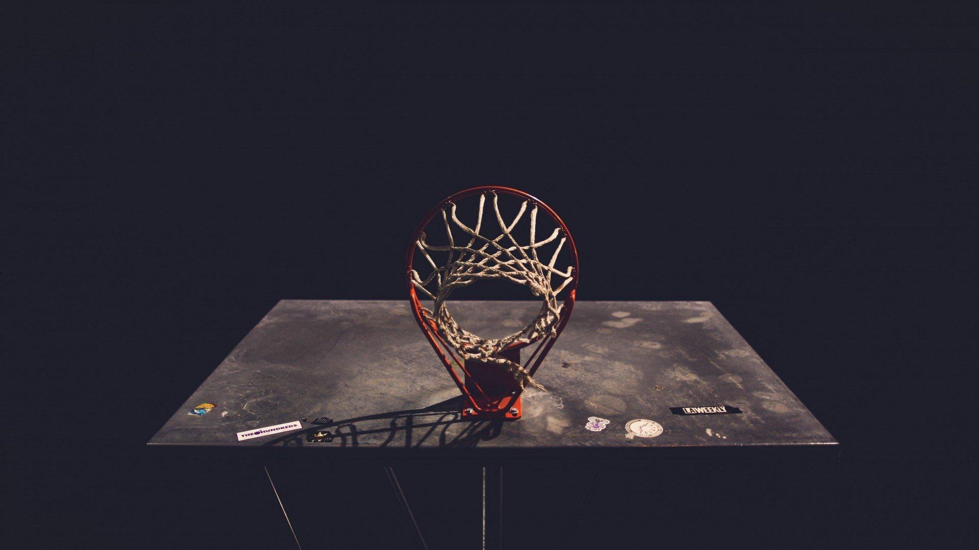 斯帕莱蒂战术革新，意大利队从三中卫转向四后卫体系，开启新时代战术布局