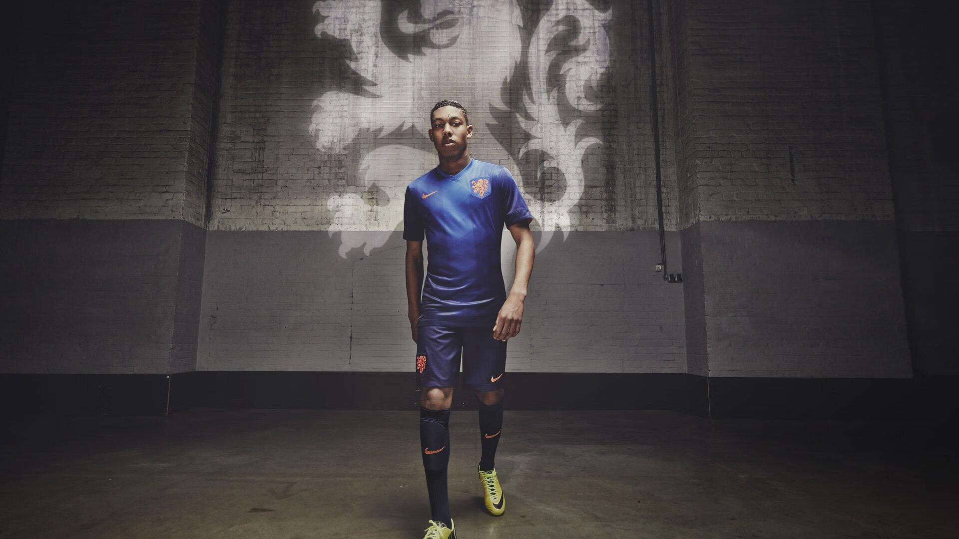 河南队外援争议换人引爆冲突 替补席失控泪洒赛场