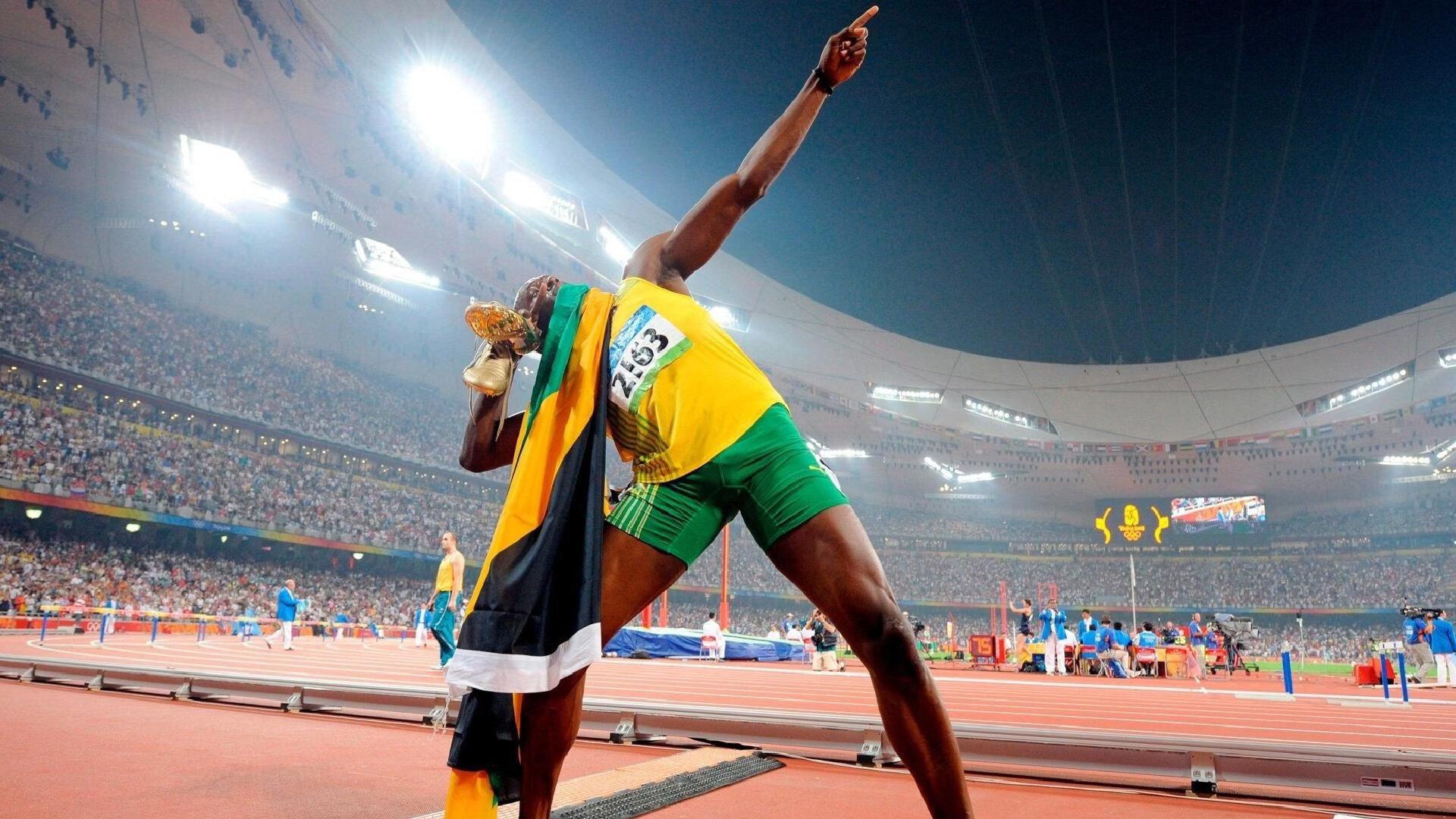 曼联锁定未来基石，正式启动梅努续约谈判，传奇卡里克盛赞其新时代领军人